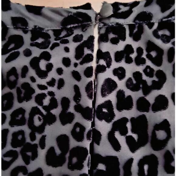 White House Black Market Halter Neck Top Wmn's Sz S Black Velvet Flocked Chiffon - Picture 8 of 16